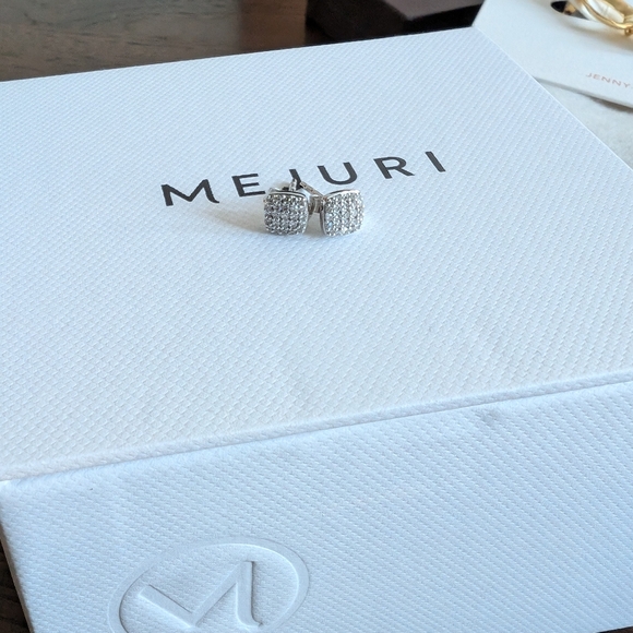 Mejuri Pave Diamond Cushion Studs in White Gold - Picture 4 of 4